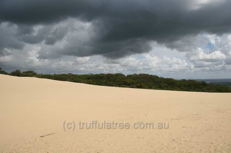 Carlo Sandblow, Rainbow Beach