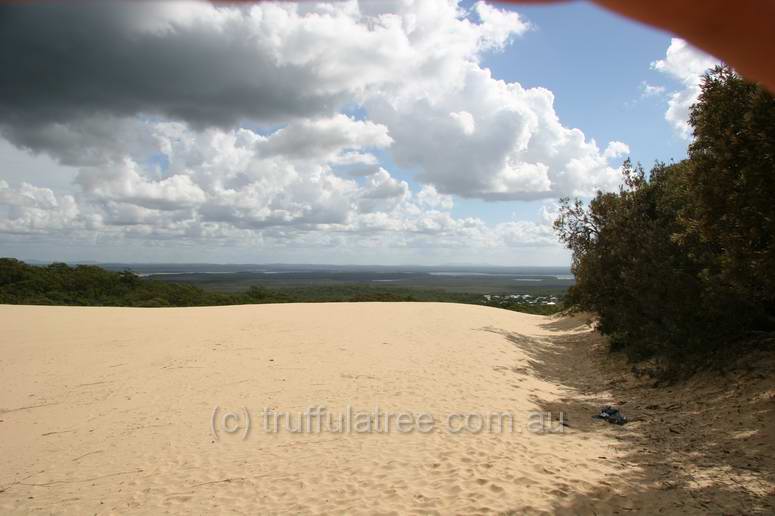 Carlo Sandblow, Rainbow Beach