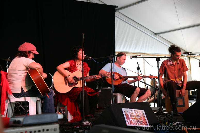 Kavisha Mazzella Trio with John Reed